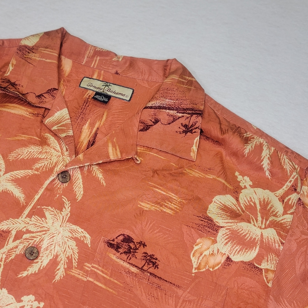 Tommy Bahama‎ 100% Silk Hawaiian Shirt. Orange with cream palm tree Size Medium